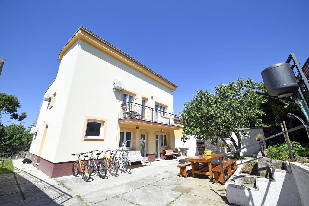 Apartments Rudy Jadranovo Exterior photo