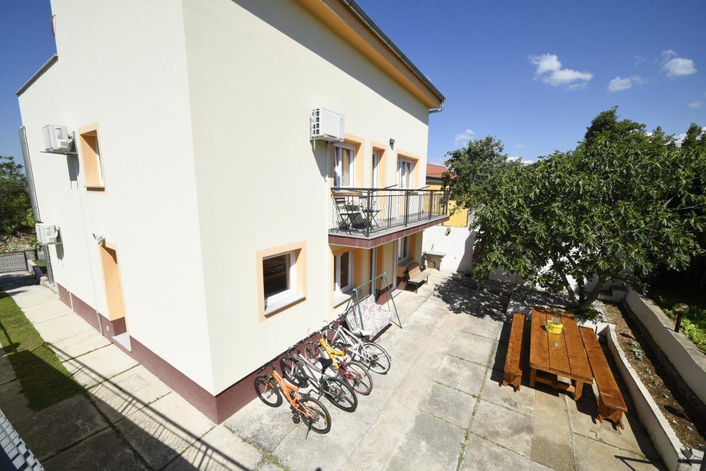 Apartments Rudy Jadranovo Exterior photo