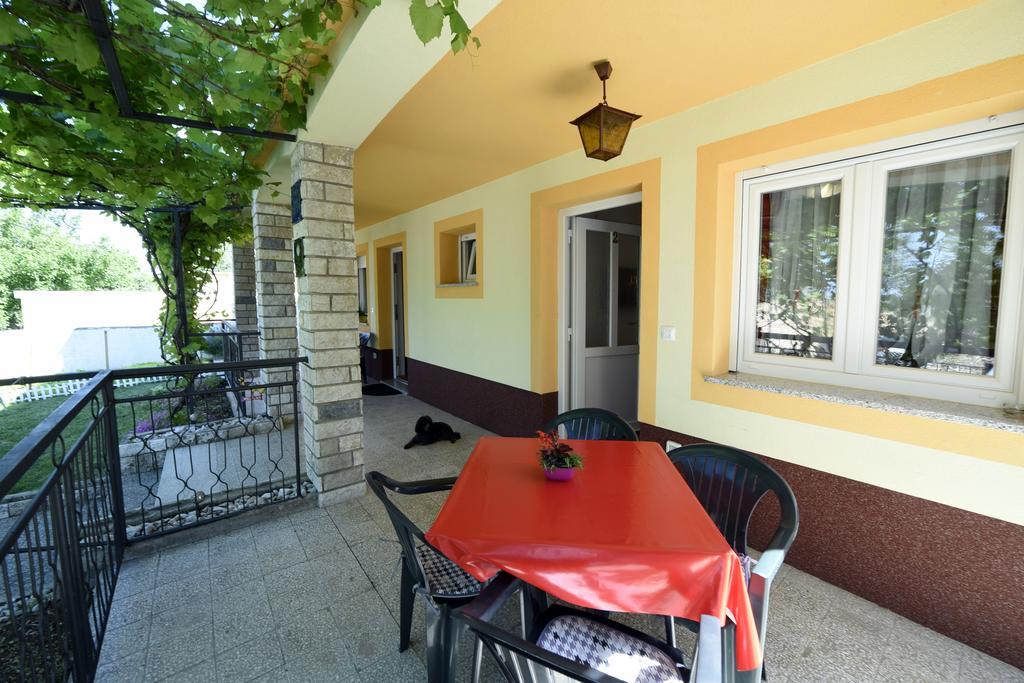 Apartments Rudy Jadranovo Exterior photo