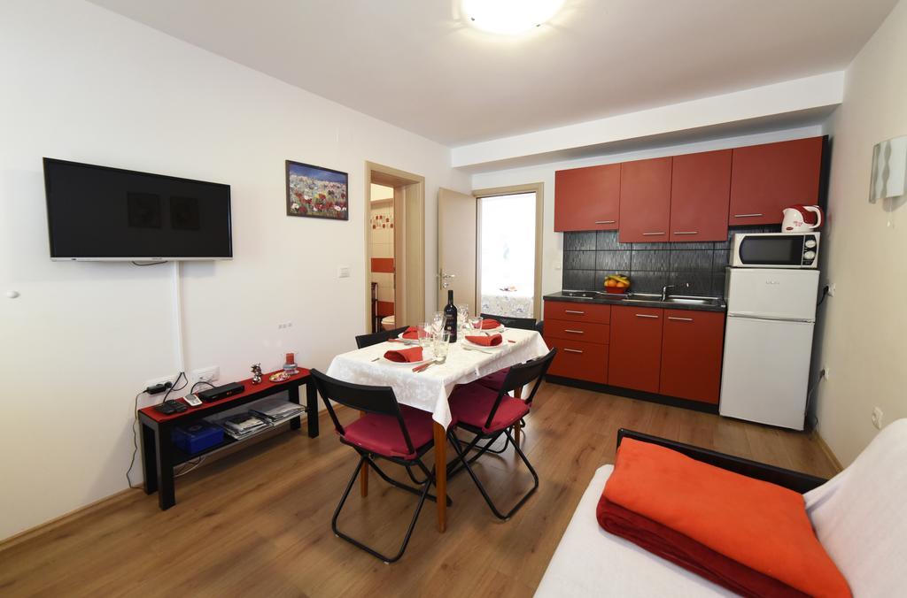 Apartments Rudy Jadranovo Exterior photo