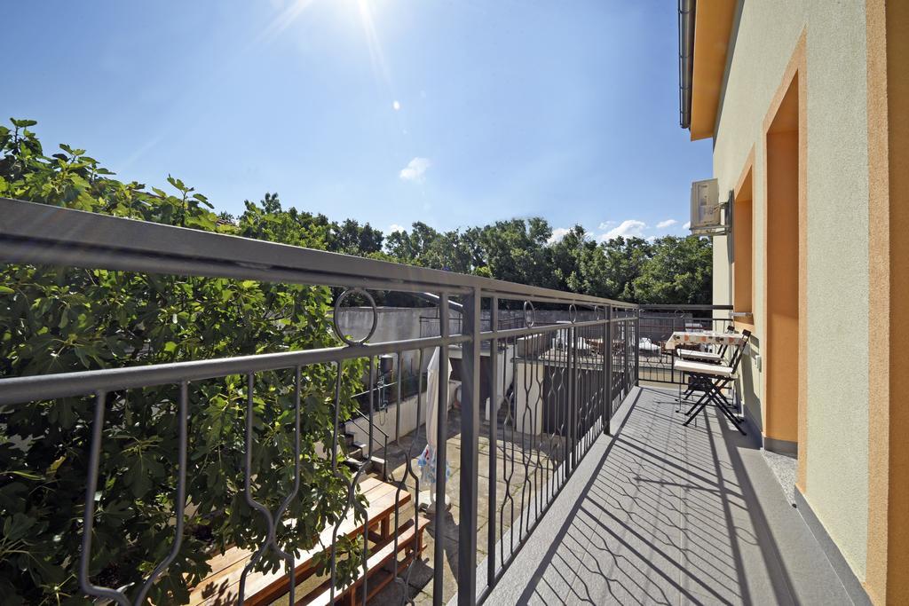Apartments Rudy Jadranovo Exterior photo