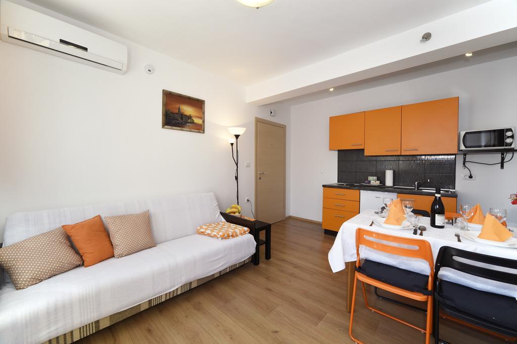 Apartments Rudy Jadranovo Exterior photo