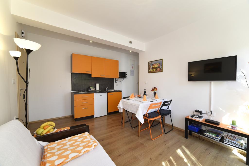 Apartments Rudy Jadranovo Exterior photo